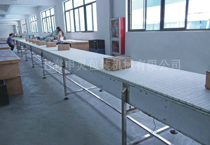 塑鋼網(wǎng)帶輸送機(jī)