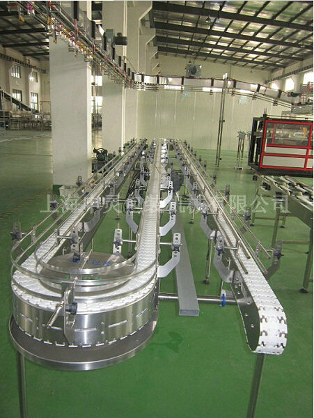 柔性鏈輸送機(jī)努力跨進(jìn)世界時代的步伐